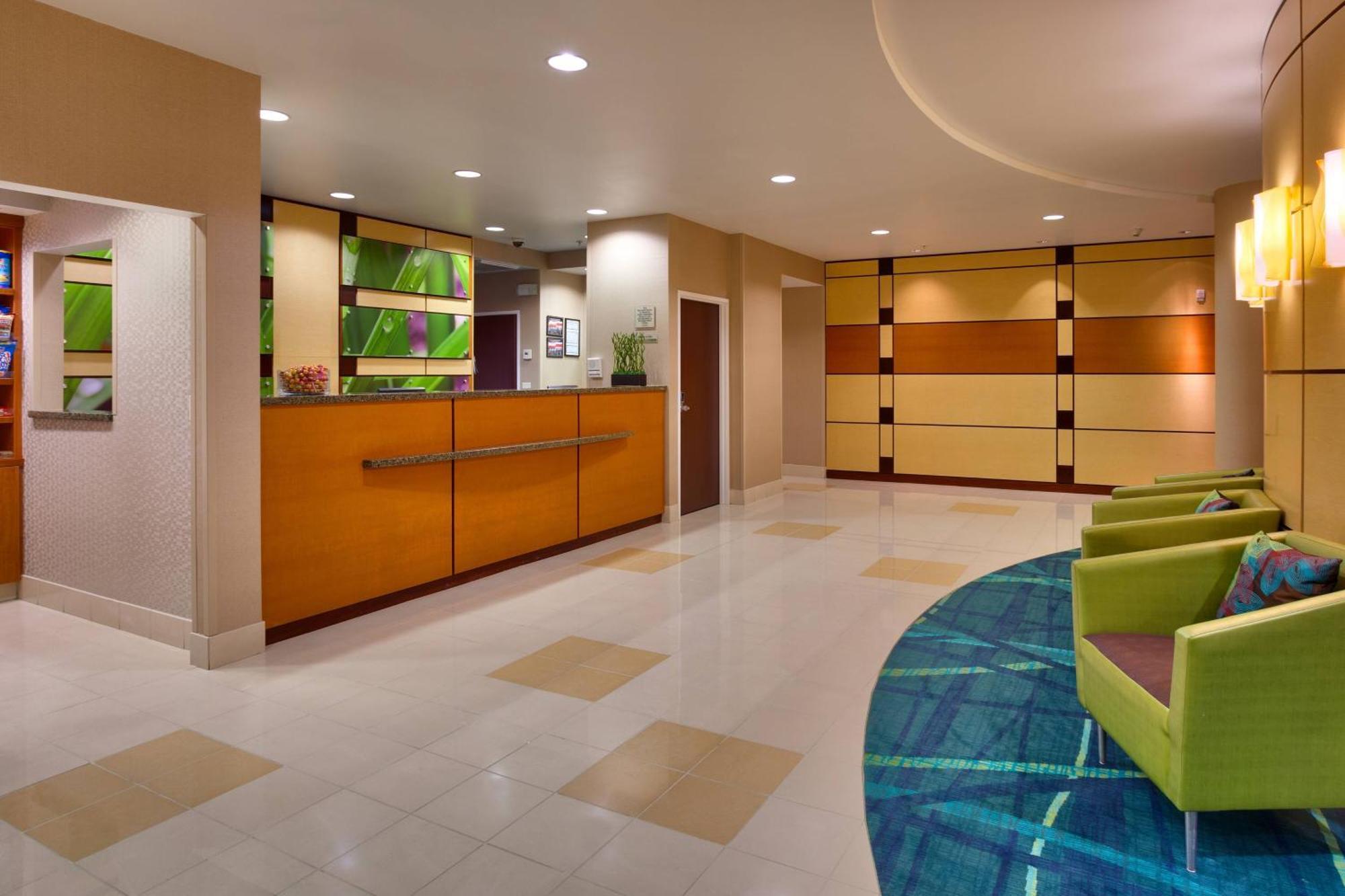 Springhill Suites By Marriott Сідар-Сіті Екстер'єр фото
